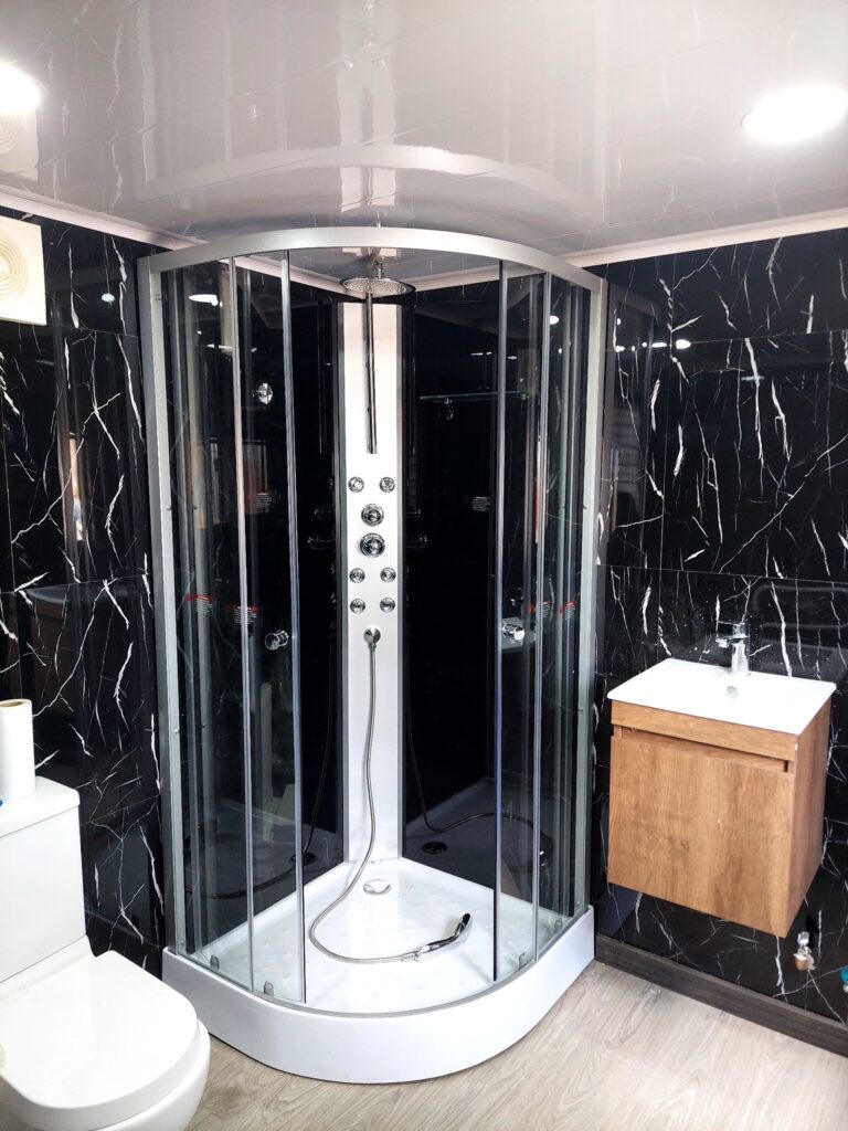 Armado Shower Chilecon Radio